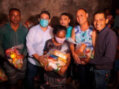 Ação de Osmar Filho distribui alimentos no bairro Vila Palmeira