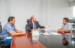 Othelino tem agenda movimentada com prefeitos e lideranças de sua base política