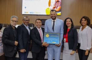 Adão Camilo recebe título de Cidadão de São Luís