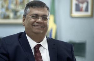 Flávio Dino volta a ser professor de Direito da UFMA em abril