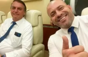 Bolsonaro anuncia perdão da pena a Daniel Silveira