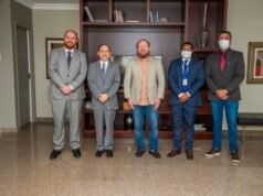 Othelino recebe do presidente do TJMA novo plano de cargos dos servidores do Judiciário