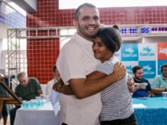 Fernando Pessoa entrega 1.407 títulos de posse definitiva de imóveis em Tuntum