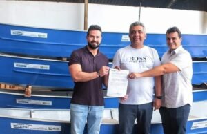 Gil e Glalbert Cutrim entregam equipamentos agrícolas e de pesca para Municípios