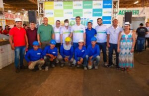 Ao lado de Braide, Penha acompanha início da requalificação da Feira da Liberdade