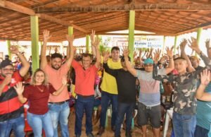 Em visita a Brejo, Fernando Braide dialoga com lideranças e moradores sobre demandas locais