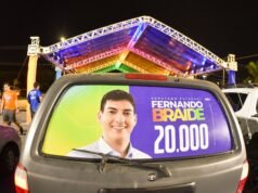 Adesivaço marca primeiro dia de campanha de Fernando Braide