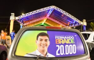 Adesivaço marca primeiro dia de campanha de Fernando Braide