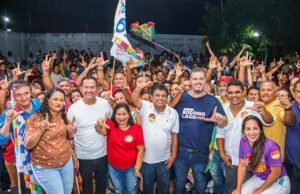 Paula Azevedo reúne multidão em ato para Márcio Jerry, Rodrigo Lago e Pará Figueiredo