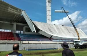 Imperatriz: Cobertura do Estádio Frei Epifânio desaba e por pouco não acontece uma tragédia
