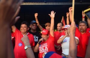 Prefeita Paula Azevedo marca presença no Arrastão do 13 no Maiobão