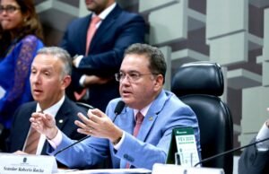 Roberto Rocha vai receber Troféu Bom Parlamentar