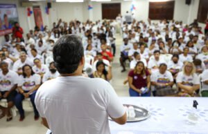 Osmar Filho faz corpo a corpo em bairros de São Luís e recebe apoio do grupo político de Pavão Filho