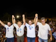 Em Ribamar, Mulato reúne multidão em apoio a Weverton, Gil e Glalbert