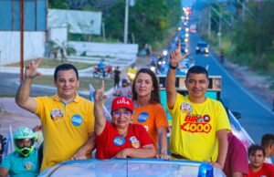 Prefeita de Paula Azevedo participa de carreata com Bira do Pindaré em Paço do Lumiar
