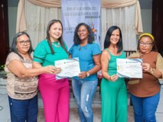 Gestão Paula Azevedo entrega prêmio de reconhecimento a gestores escolares