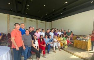 Iracema Vale reúne 31 apoiadores durante café da manhã