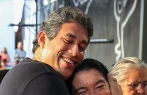 Osmar Filho entrega cestas básicas em comunidades de São Luís e agradece por sua eleição para Assembleia Legislativa