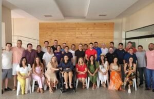 Iracema reúne parlamentares, vice-governador e prega união e harmonia