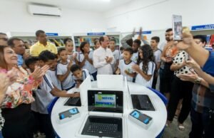 Dr. Julinho garante abono salarial para docentes, gestores e profissionais da educação em Ribamar