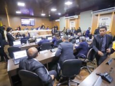 Braide cumprimenta vereadores por aprovação do orçamento