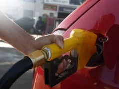 Petrobras anuncia aumento de 7,5% da gasolina para distribuidoras