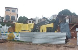 Prefeitura de São José de Ribamar realiza ação emergencial em muro da Praça Ana Carolina