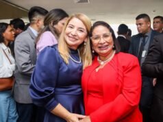 Prefeita Paula Azevedo prestigia posse dos deputados e deputadas na Alema