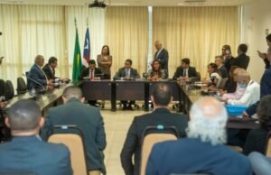 CCJ aprova parecer favorável a pedidos de licença do governador e do vice para o ano de 2023