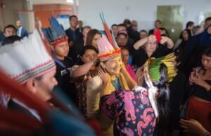 Iracema Vale recebe indígenas das etnias Guajajara e Krikati na Assembleia
