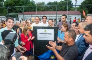 Deputados participam da entrega de quadra poliesportiva em Complexo Comunitário do Tibiri