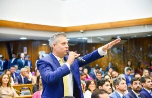 Neto Evangelista toma posse para o quarto mandato de deputado estadual