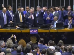 Com votação recorde, Lira é reeleito presidente da Câmara