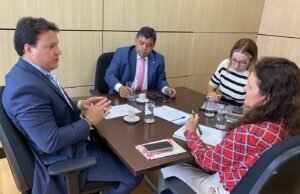 Felipe Camarão busca mais recursos para educação do Maranhão