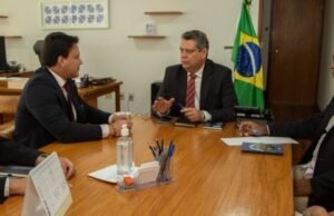 Felipe Camarão busca mais investimentos para a educação maranhense
