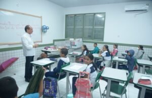 Dr. Julinho entrega mais três escolas reformadas e climatizadas em São José de Ribamar
