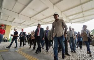Deputados visitam Rio Anil Shopping e cobram esclarecimentos sobre incêndio