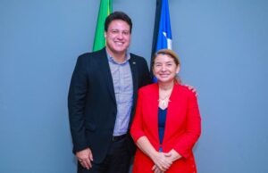 Iracema Vale e Felipe Camarão discutem parcerias entre Legislativo e Executivo