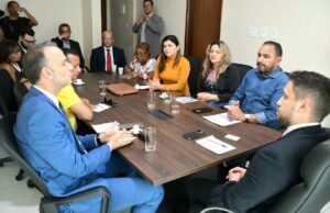 Governo e sindicato celebram acordo para o fim da greve dos professores