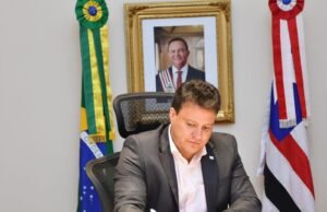 Felipe Camarão assina decreto proibindo soltura de pipas no Castelão em dias de jogos oficiais