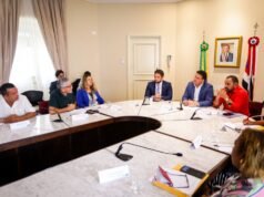 Camarão reúne-se com Sinproesemma e reafirma acordos com professores