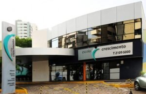Escola particular de São Luís afasta aluno que portava miniatura de espada