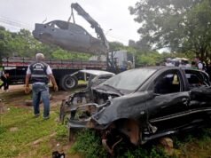 Prefeitura recolhe veículos e sucatas abandonados nas ruas de São Luís