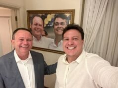 “Seguimos juntos e trabalhando para todos”, diz Felipe Camarão ao devolver Governo