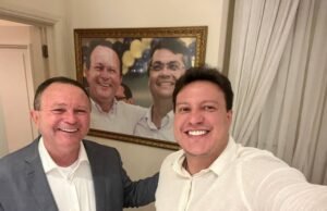 “Seguimos juntos e trabalhando para todos”, diz Felipe Camarão ao devolver Governo