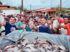 Fernando Pessoa mantém tradição da distribuição de peixes