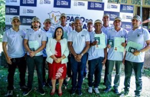 Paula Azevedo entrega certificado a novos marinheiros luminenses