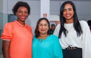 Prefeita Paula Azevedo apresenta nova secretária de Educação