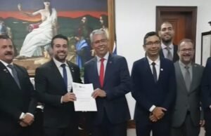 Kaio Saraiva entrega ao presidente do TJMA lista sêxtupla do Quinto Constitucional