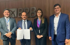 Dr. Julinho firma contrato de R$ 40 milhões para investir na infraestrutura de Ribamar
